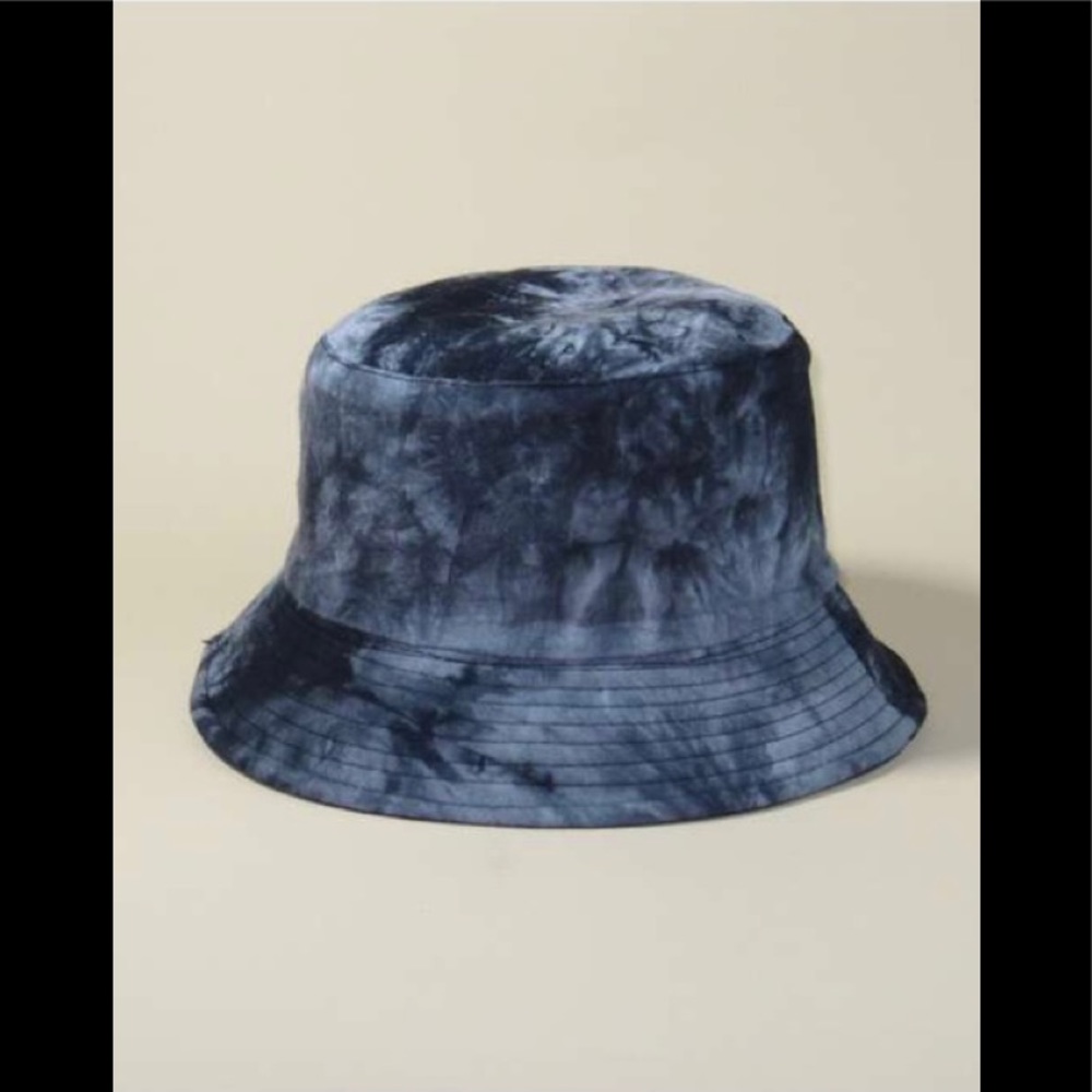 Tie dye bucket hat
$6.00